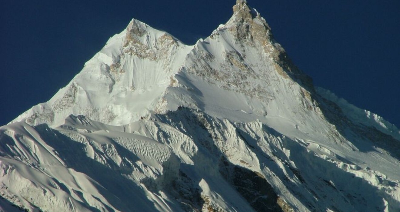 Manaslu, Everest